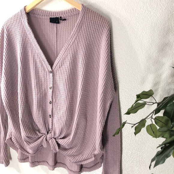 Urban Outfitters Lavender Tie Front Top - Picture 2 of 7